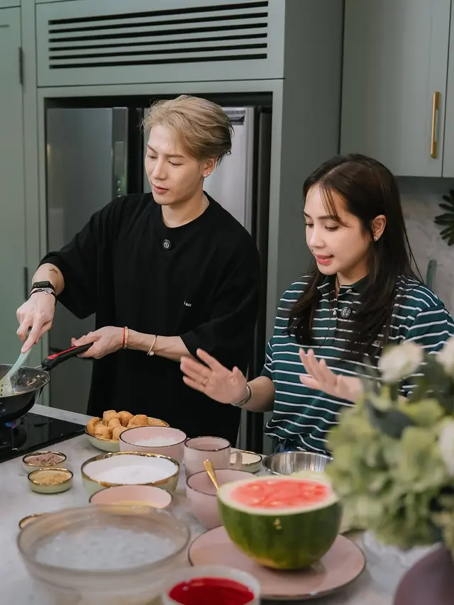 6 Potret Jackson Wang Naik BB 4 Kg di Jakarta, Kuliner Indonesia Bikin Nagih