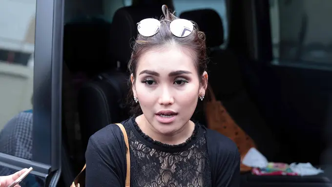 [Bintang] Ayu Ting Ting