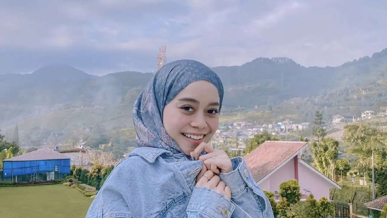 Padu Padan Jaket Jeans untuk Hijabers