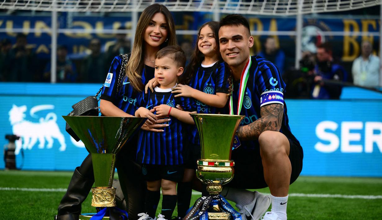 Inter Milan pada musim ini berhasil meraih dua gelar juara, yaitu trofi Coppa Italia dan titel Liga Italia musim 2025/2026. (AFP/Marco Bertorello)