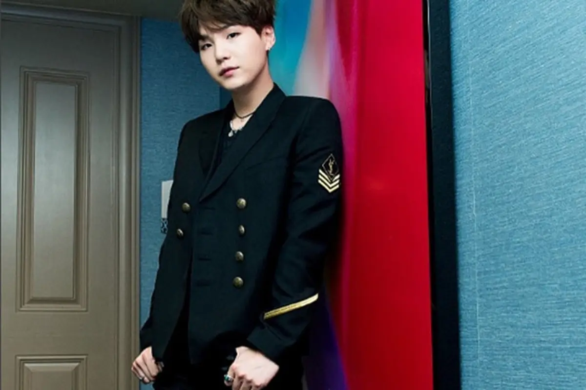 [Bintang] Ekspresi Lucu Suga BTS Ketika Lupa Lirik