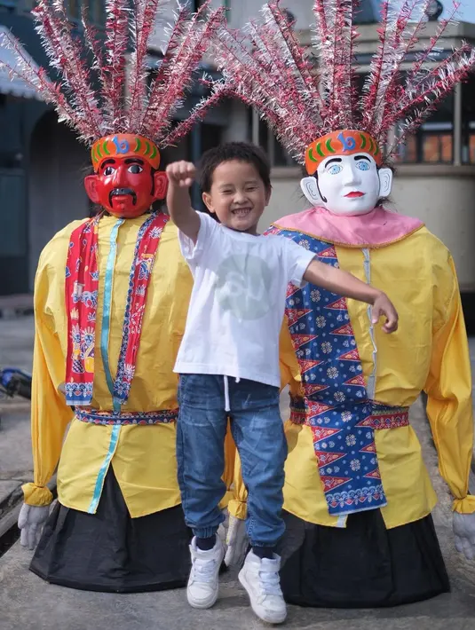 Zaskia Adya Mecca Ondel-ondel (Instagram/zaskiadyamecca)