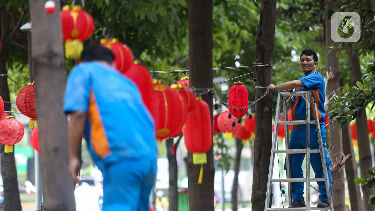 Semarak Imlek 2025, Area Pedestrian di Jalan Jenderal Sudirman Jakarta Dipasangi Lampion