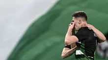 Pemain Sporting CP, Viktor Gyokeres melakukan selebrasi setelah mencetak gol ke gawang Estoril Praia dalam laga lanjutan Liga Portugal 2024/2025 di Stadion Jose Alvalade, Lisbon, Portugal, Senin (03/03/2025) waktu setempat. (AFP/Patricia De Melo Moreira)
