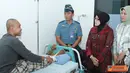 Citizen6, Jakarta Pusat: etua Gabungan Jalasenastri Kolinlamil Ny. Ismiartini Darojatim mengunjungi anggota Kolinlamil yang tengah dirawat di Rumah Sakit TNI AL Dr. Mintohardjo, Jalan Raya Bendungan Hilir, Tanah Abang, Jakarta Pusat, pada Selasa (30/10). 