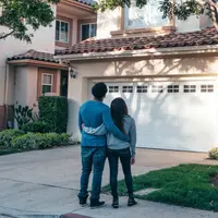 Kisah pilu pasangan suami istri merintis hidup dari nol. Setelah sukses hal tak diinginkan menimpa keduanya. (FOTO: pexels/kindelmedia).