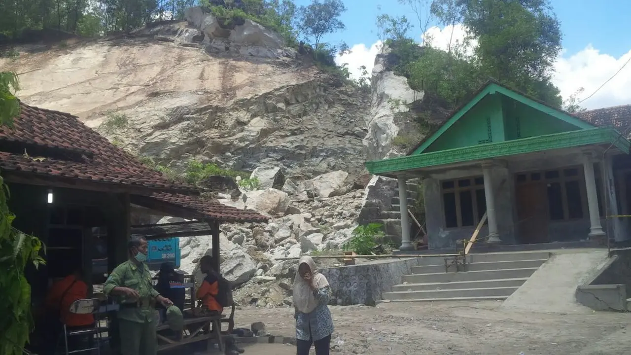 Batu Besar Bukit Batu Gunungkidul yang Memakan Korban Masih Labil