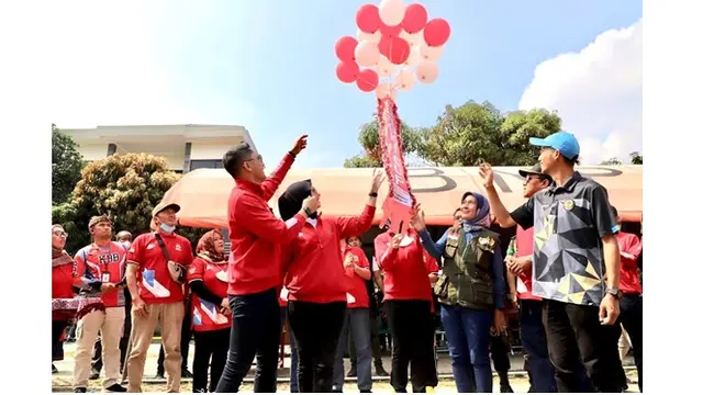 6 Potret Hengky Kurniawan di Rangkaian HUT Bandung Barat, Seru Bareng Warga