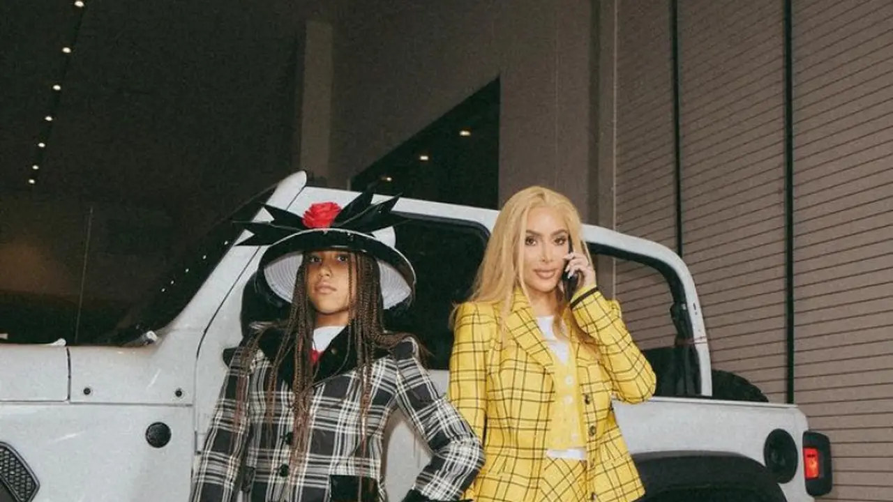 Kostum Halloween Keluarga Kardashian-Jenner Tahun Ini
