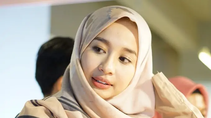 [Bintang] Tetap Cantik, Ini 8 Potret Laudya Cynthia Bella Tanpa Makeup