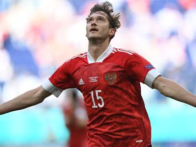 Alekesei Mirancuk menjadi aktor gol semata wayang Rusia ketika melawan Finlandia yang berlangsung di Stadion Krestovsky, Saint Petersburg, Rusia. Gol ini membawa Rusia merebut poin penuh pada pertandingan ini. (Foto: AFP/Pool/Kirill Kudryavtsev)