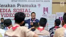 Lukman Hakim Arifin dari Andalan Nasional Bidang Kominfo Kwarnas Gerakan Pramuka memberi materi Pelatihan Media Sosial dan Membuat Video Jilid 2, Jakarta, Sabtu (5/8). Pelatihan dalam rangka Raimuna Nasional XI Pramuka. (Liputan6.com/Helmi Fithriansyah) 