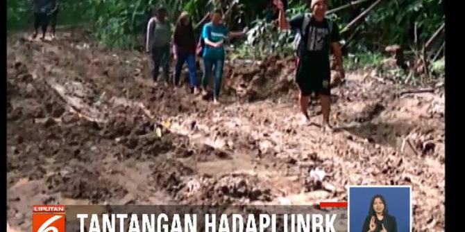 Demi UNBK, Puluhan Siswa di Gorontalo Berjalan 45 Km