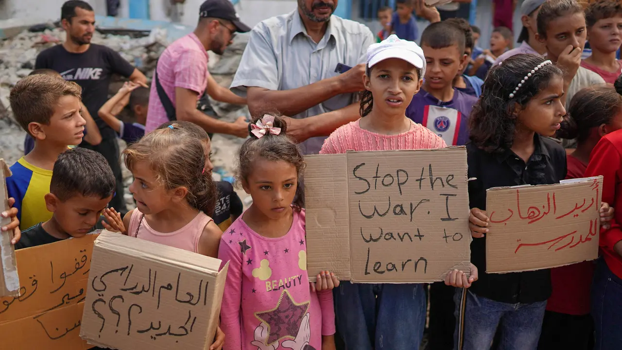 Rindu ke Sekolah, Anak-anak Palestina Desak Perang Segera Dihentikan