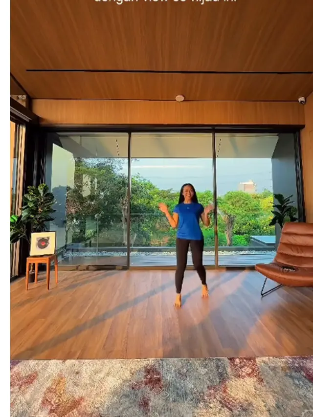 Potret Dance Studio di Rumah Baru Yura Yunita