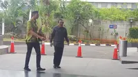 Mantan Gubernur Jawa Timur (Jatim) Soekarwo datang ke KPK, (Liputan6.com/Nanda Perdana Putra)