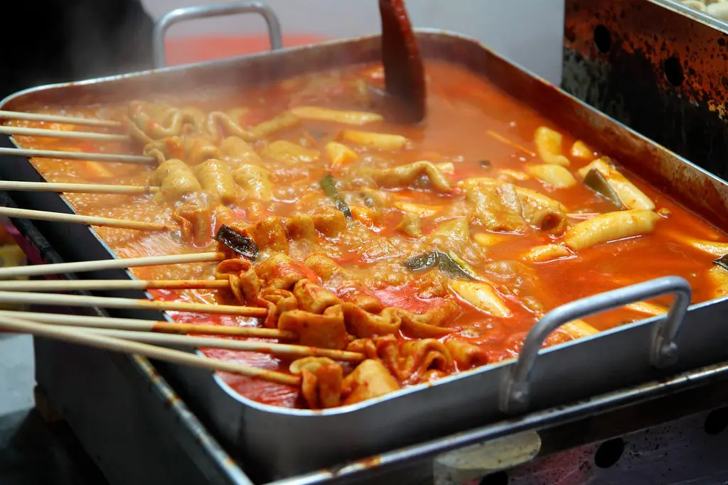 Pilh tempat makan selama traveling. (Sumber Foto: lovesouthkorea.tumblr.com)