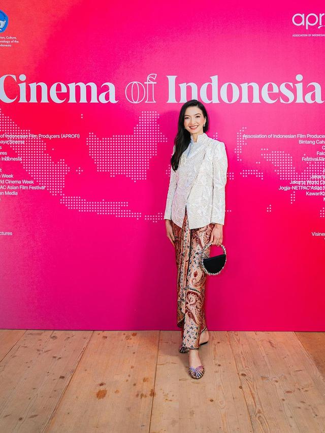 7 Potret Raline Shah Tampil Berkebaya di Cannes Film Festival 2024, Memesona