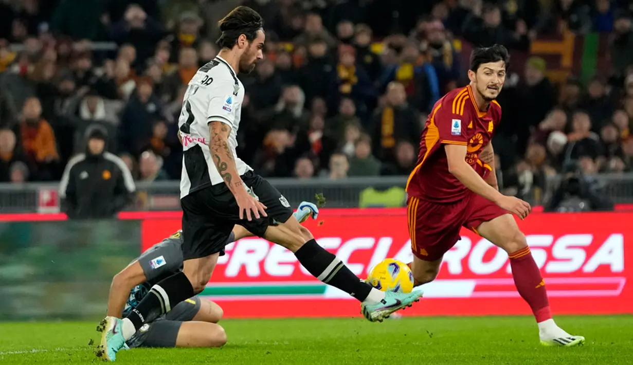 AS Roma mendominasi laga ini dalam hal penguasaan bola. (AP Photo/Alessandra Tarantino)