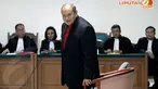 Majelis hakim PN Tipikor menjatuhkan vonis kepada Izedrik Emir Moeis dengan hukuman pidana 3 tahun penjara serta denda Rp 150 juta subsider kurungan 3 bulan penjara. (Liputan6.com/Johan Tallo)