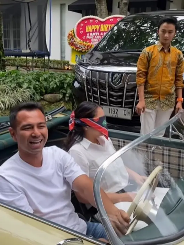 Raffi Ahmad beri kejutan ultah ke Nagita Slavina (Instagram/raffinagita1717)