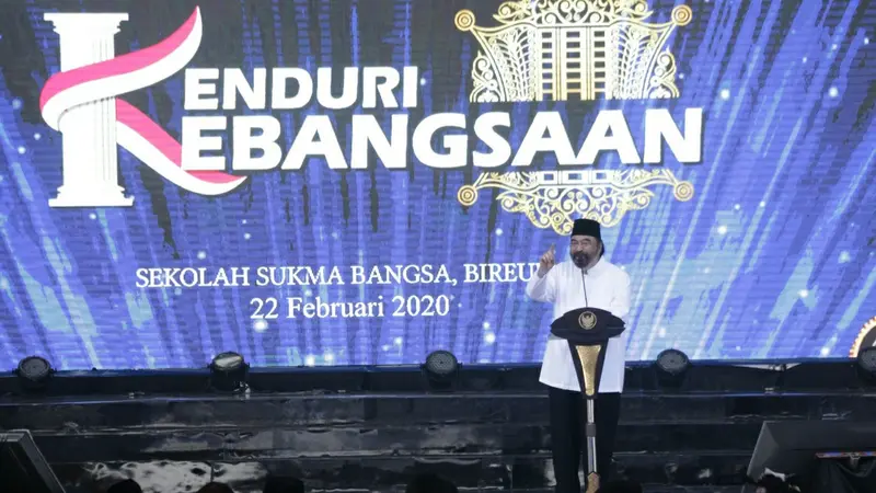 Pembina Yayasan Sukma Bangsa, Surya Paloh memberikan sambutan di acara Kenduri Kebangsaan di Bireun, Aceh, Sabtu (22/2/2020).