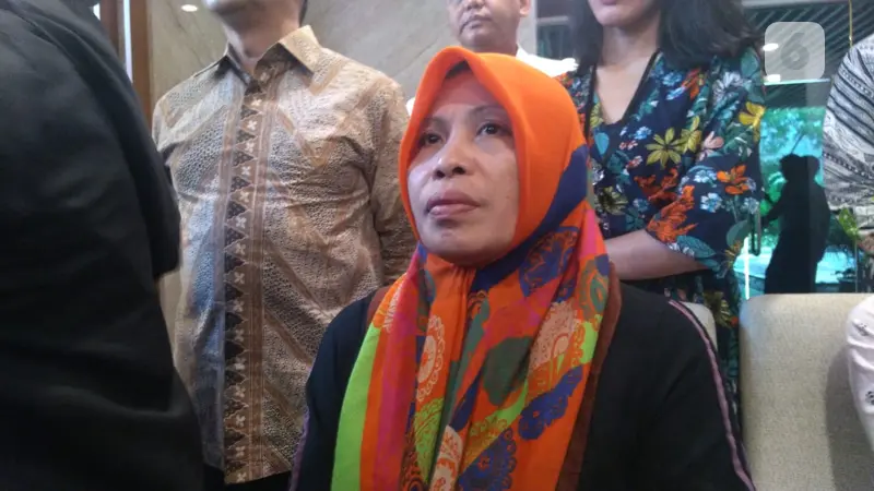 Wa Daya di Kementerian Luar Negeri. Ia adalah istri serta ibu dari dua WNI yang diculik Abu Sayyaf,