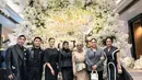 Aaliyah Massaid tampil anggun dalam maxi dress hitam dengan potongan lengan 3/4. Gaya minimalisnya menonjolkan keindahan siluet tubuhnya, memberikan kesan elegan namun tetap sederhana. [@aurelie.hermansyah].