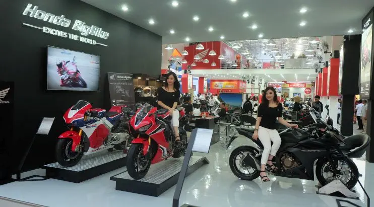 Deretan produk big bike Honda di Jakarta Fair 2017. (Septian/Liputan6.com)