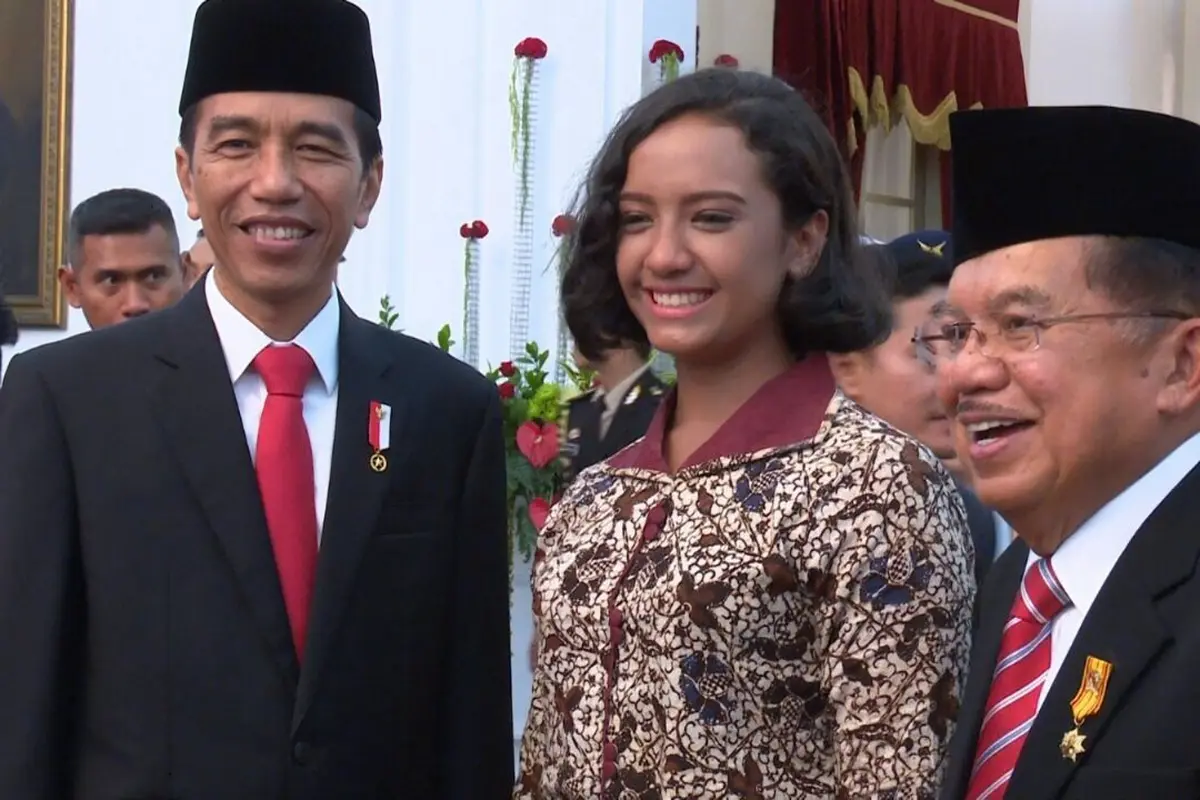 Gloria Natapradja Hamel Bersama Presiden Jokowi