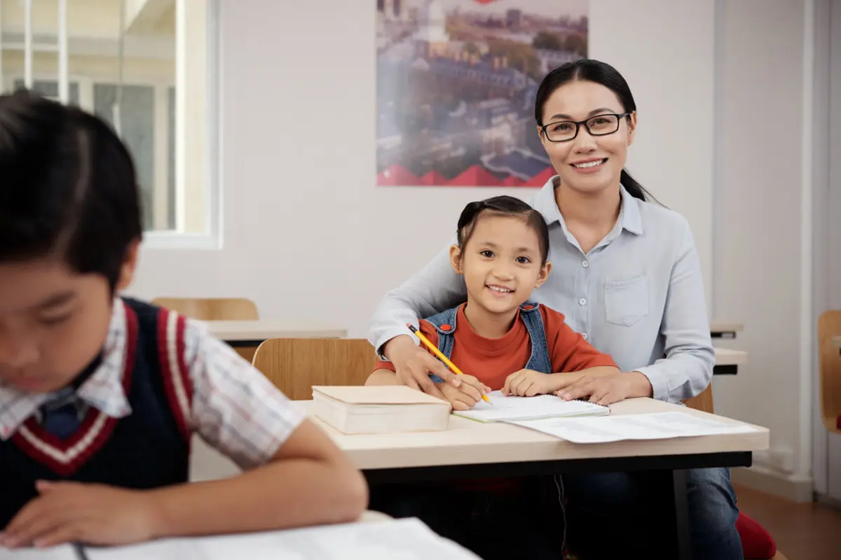 Ilustrasi murid dan guru tk