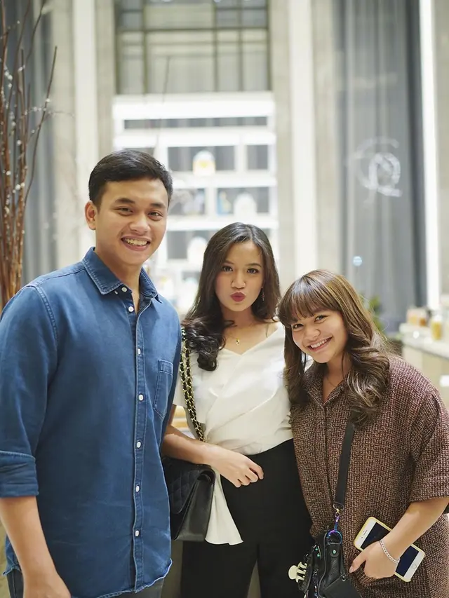 6 Potret Kompak Amel Carla dan Lintang Aqmarina, Kakaknya yang Jarang Tersorot