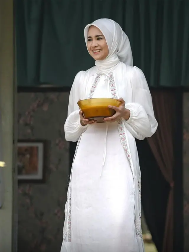 Michelle Ziudith sebagai Nisa dalam film Ipar Adalah Maut. (Foto: Dok. MD Pictures)