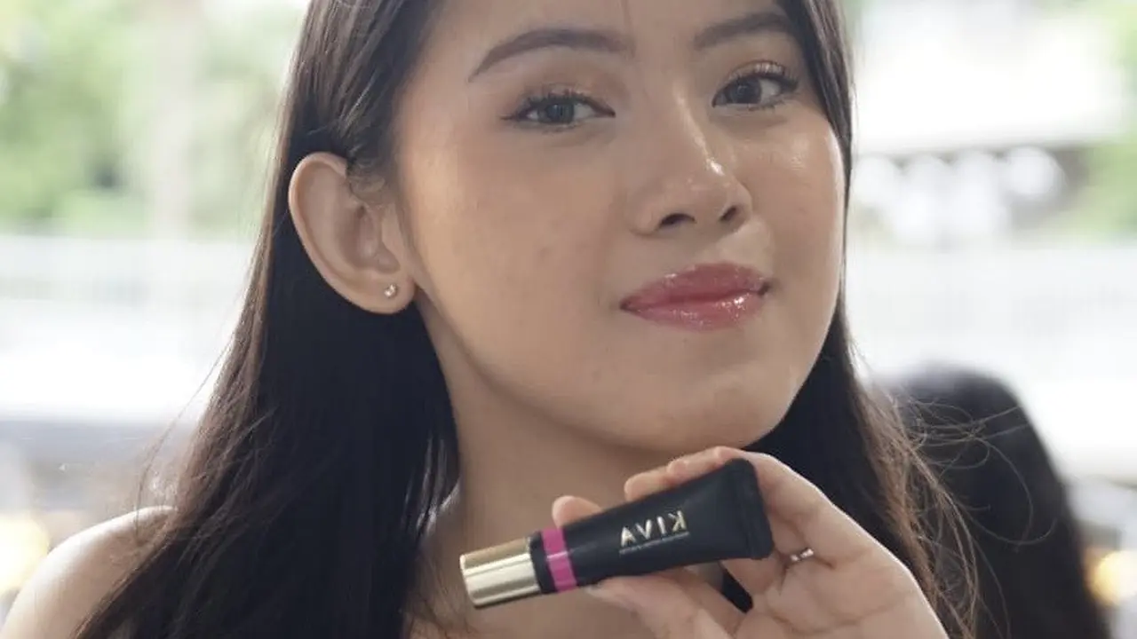 Glaze Peptide Lip Butter dengan GlazeLock™️ Technology