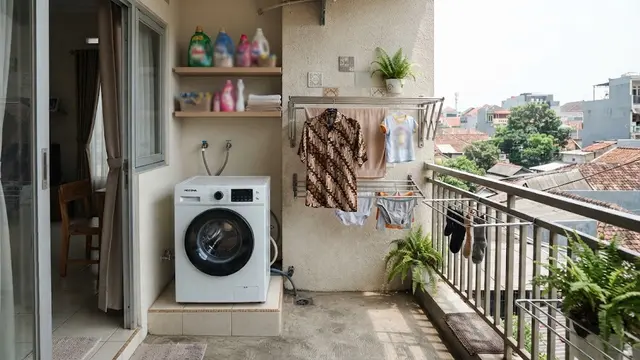 Inspirasi laundry kecil di rumah tanpa banyak renovasi sehingga jadi ruang cuci anti sempit di balkon rumah