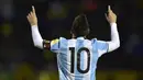 Bintang Argentina, Lionel Messi, merayakan gol yang dicetaknya ke gawang Ekuador pada laga kualifikasi Piala Dunia 2018 di Quito, Minggu (10/10/2017). (AFP/Rodrigo Buendia)