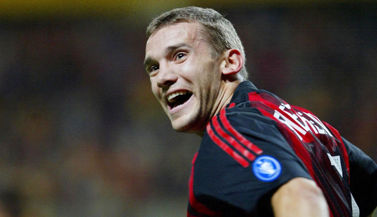 Andriy Shevchenko merupakan salah satu pesepak bola top dunia. Ia lahir di Dvirkivschyna, Ukraina, 29 September 1976. (Foto: AFP/Denis Charlet)