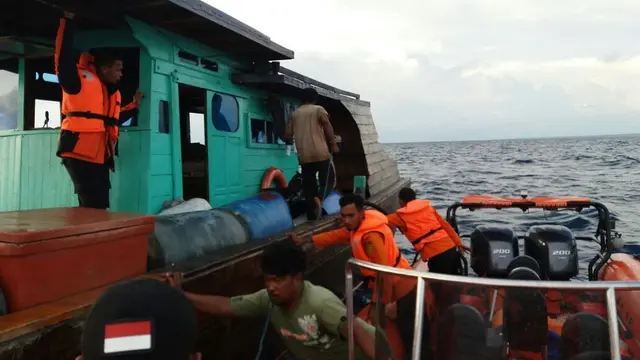 3 Awak Kapal Terombang-ambing 30 Jam di Laut Kabaena