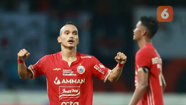 Foto: Persija Jakarta Kalahkan Persib Bandung 2-0