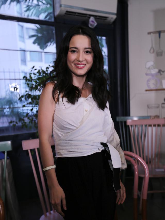 Digandeng Sineas Hollywood Julie Estelle Terjebak Film Action Lagi Showbiz Liputan6 Com