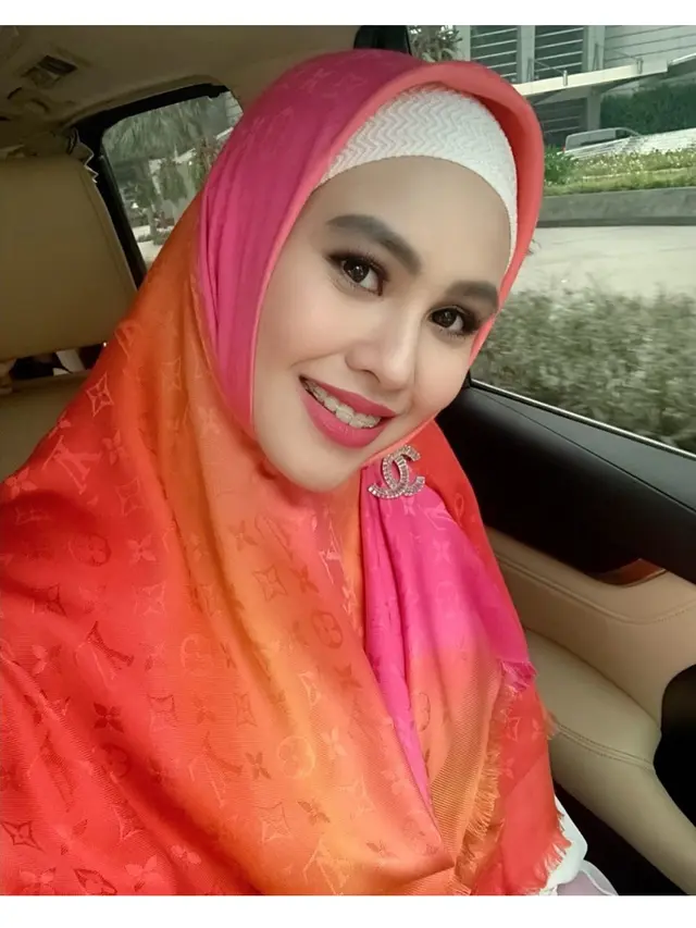 Ada yang Mimpi Meninggal, Ini 6 Alasan Artis Putuskan Mantap Berhijab