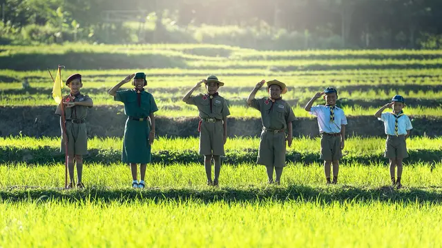 Anak pramuka  (sumber: Pixabay)