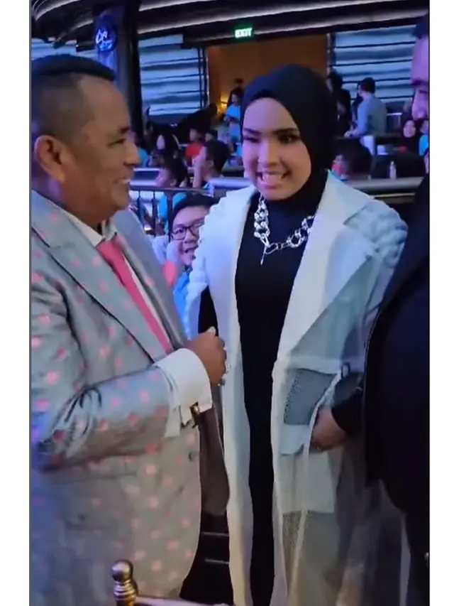 6 Potret Mewah Ultah Hotman Paris ke-64, Ada Prabowo Subianto dan Putri Ariani