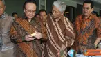 Citizen6, Bandung: .MKP Sharif C Sutardjo didampngi Dirjen P2HP Saut Hutagalung dan Kapusdatin KKP Indra Sakti meninjau pameran produk olahan kelautan dan Perikanan usai membuka Rakernis di Bandung. (Pengirim: Efrimal Bahar)