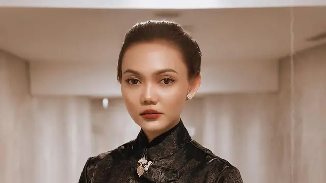 7 Potret Rina Nose saat Lakukan Cosplay Berbagai Karakter. (instagram/rinanose16)