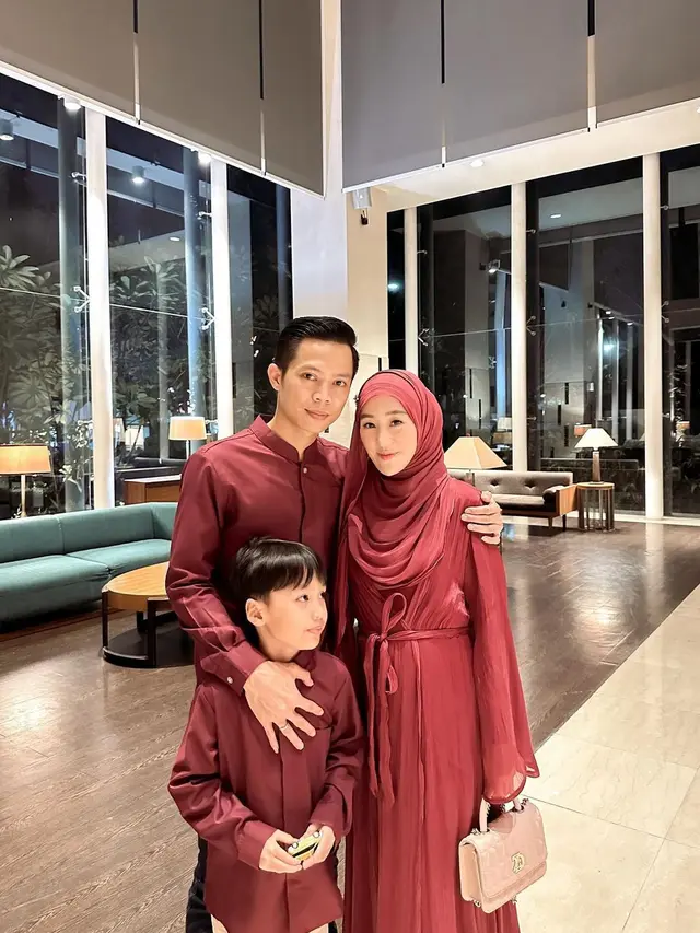 7 Potret Larissa Chou Pamer Baby Bump yang Mulai Terlihat