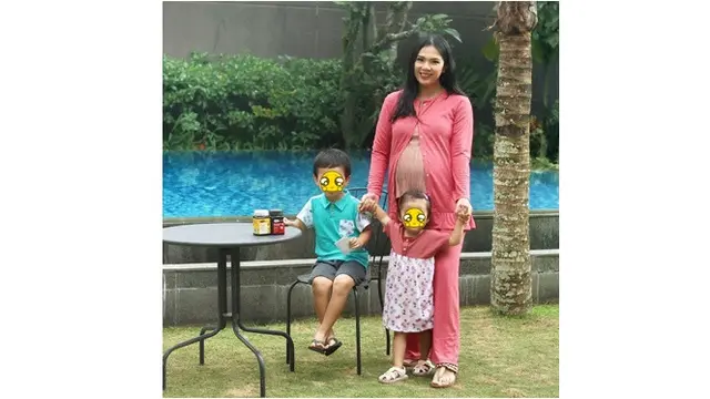 6 Potret Baby Bump Chef Devina Hermawan di Kehamilan Ketiga, Tetap Menawan