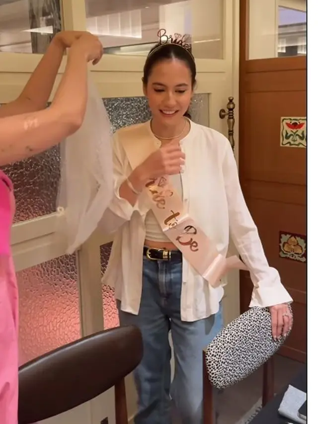 Baru Diungkap, Ini 6 Potret Kejutan Bridal Shower Pevita Pearce dari Sahabat