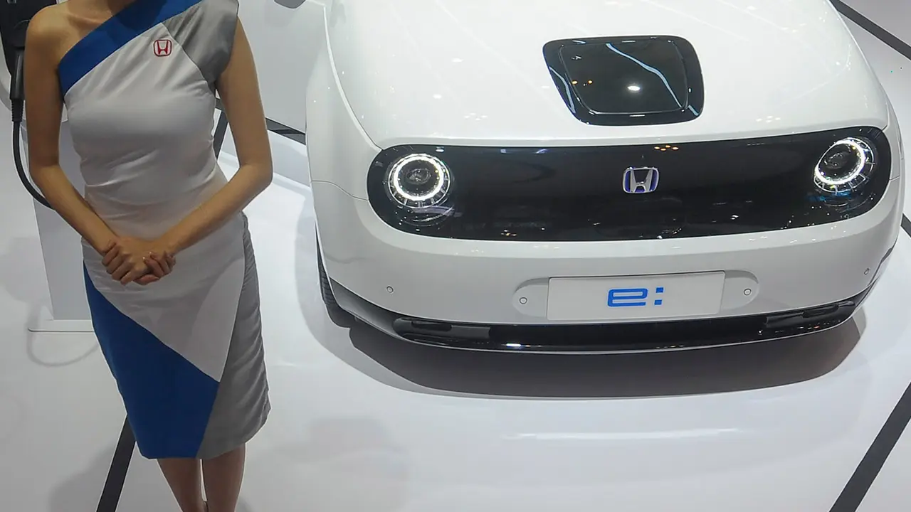 beragam mobil listrik dalam GIIAS 2023