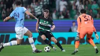 Striker Sporting Viktor Gyokeres bermain pada laga kontra Man City di ajang Liga Champions. (FILIPE AMORIM / AFP)
